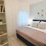 アパート Seaview With Balcony And Terrace Barac ツリクヴェニツァ