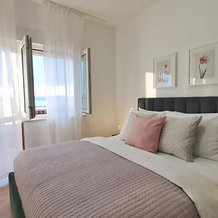 Seaview With Balcony And Terrace Barac Apartment