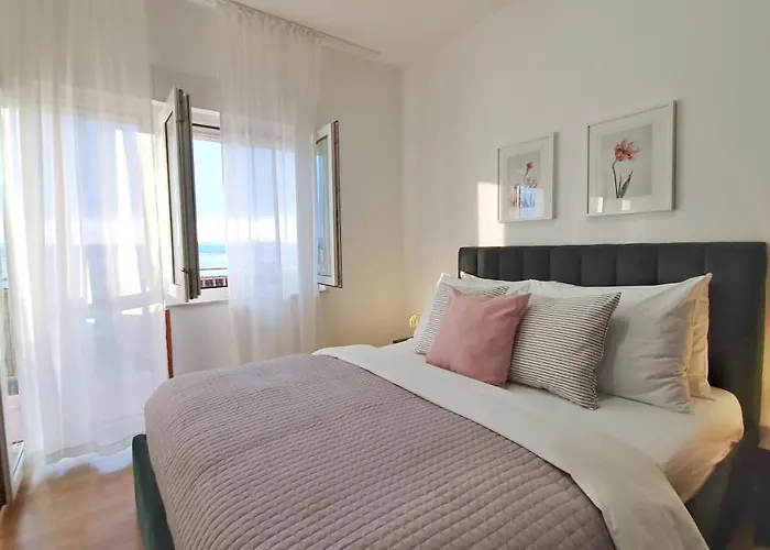 Seaview With Balcony And Terrace Barac アパート